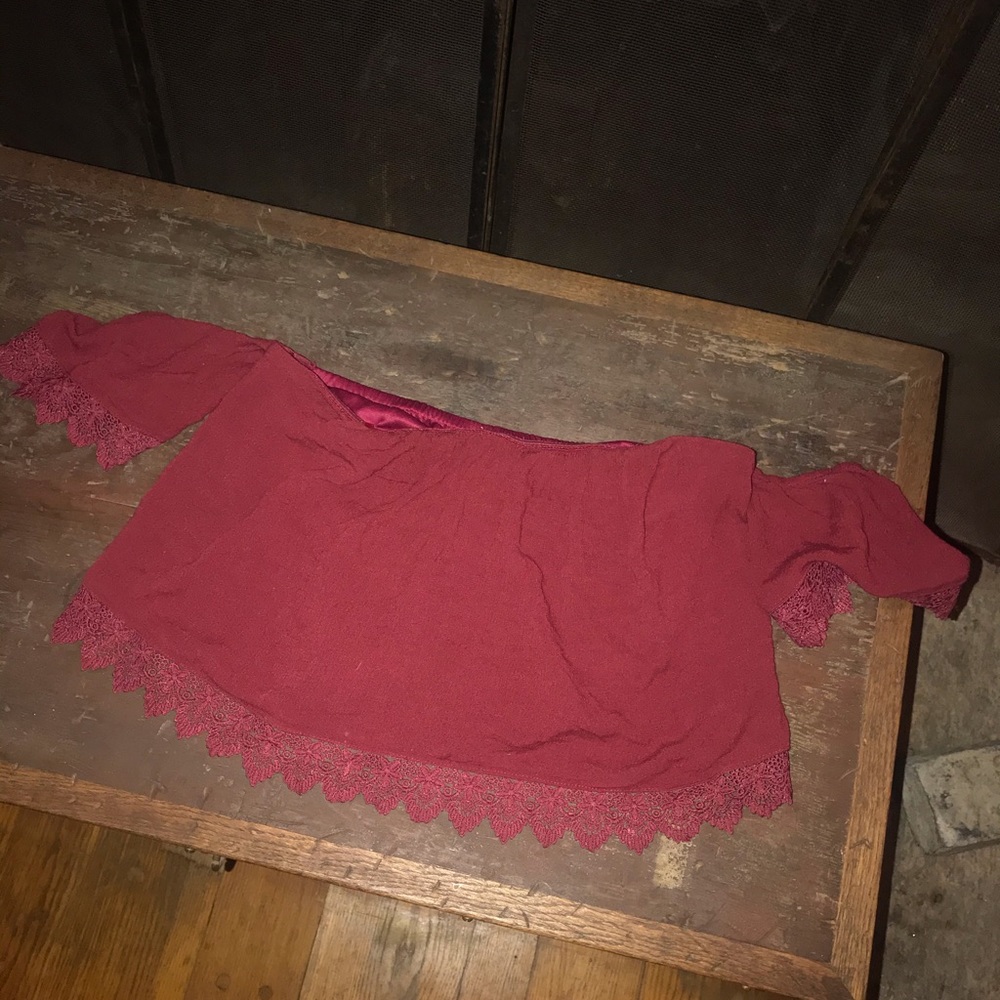Maroon tube top with lace and arm details